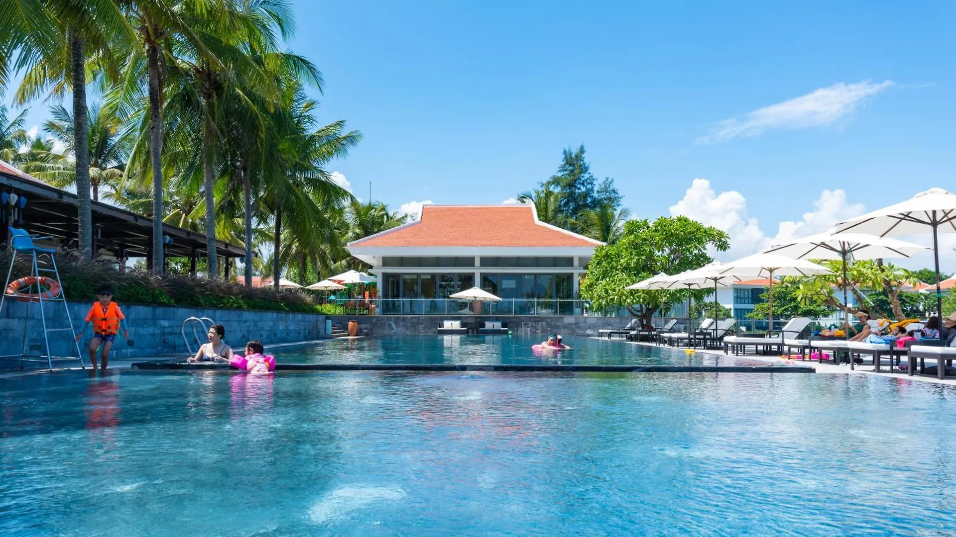 Airy 3 Bedroom In The Ocean Villas Da Nang