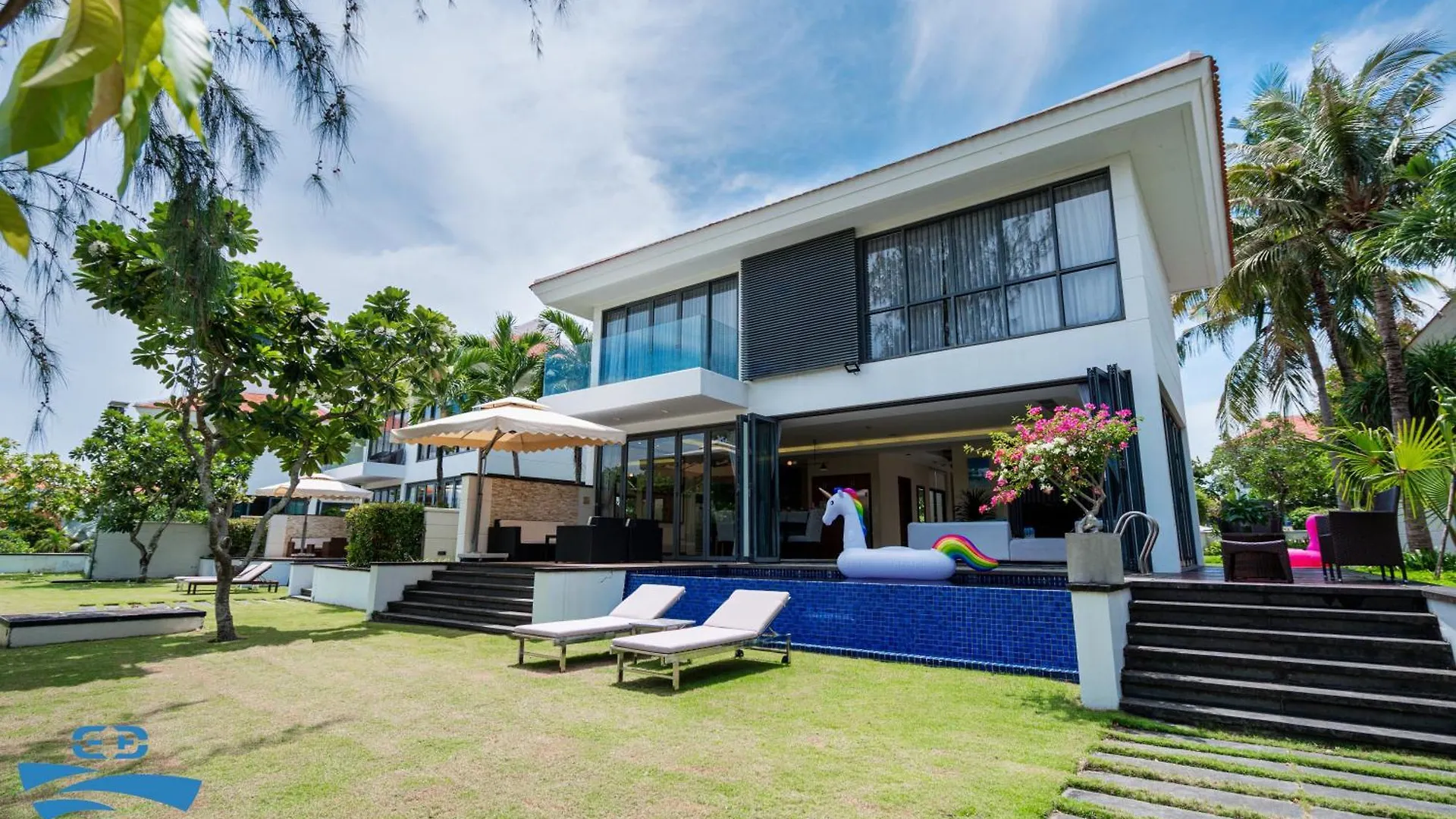 Airy 3 Bedroom In The Ocean Villas Da Nang