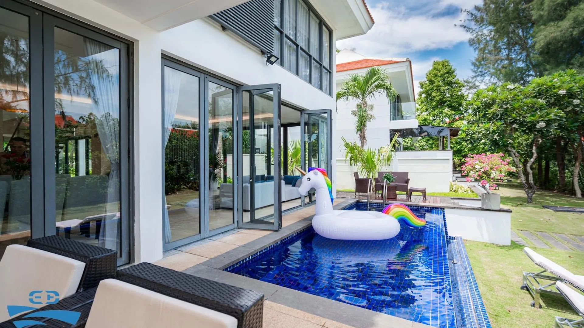 Airy 3 Bedroom In The Ocean Villas Da Nang