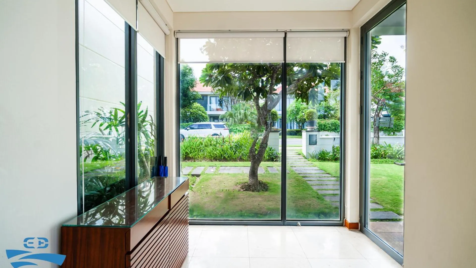 Airy 3 Bedroom In The Ocean Villas Da Nang
