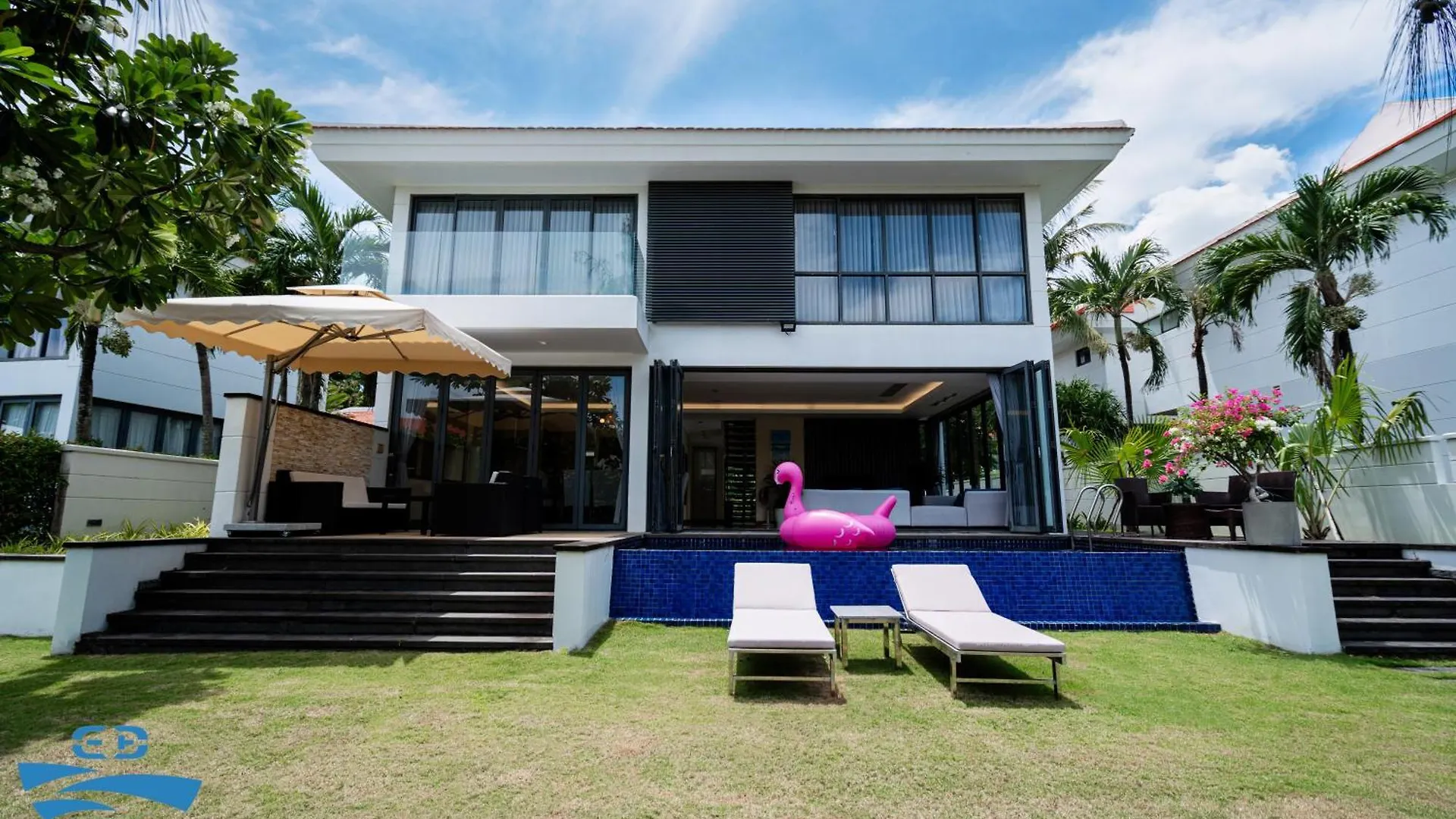 Airy 3 Bedroom In The Ocean Villas Da Nang