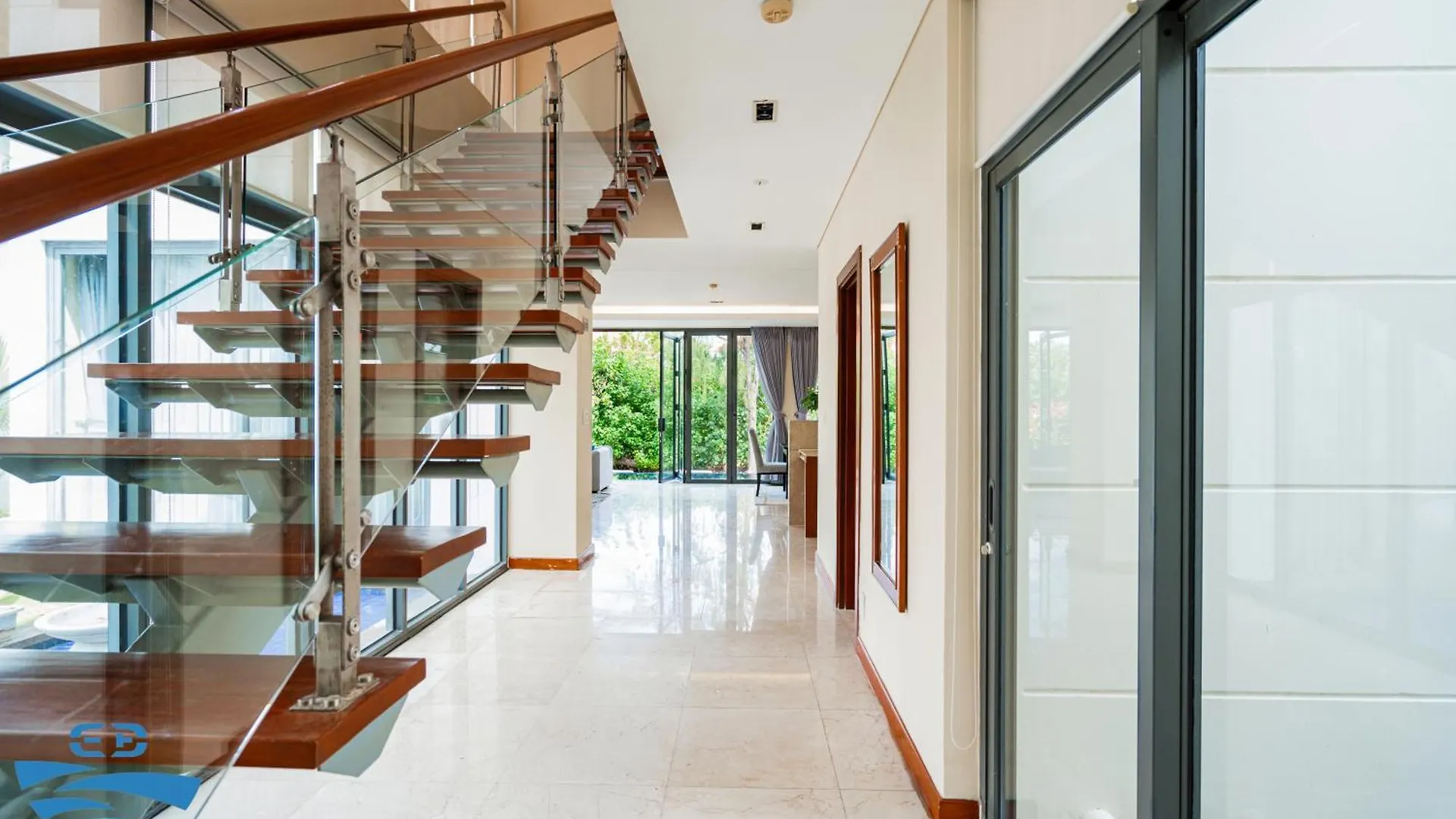 Airy 3 Bedroom In The Ocean Villas Da Nang
