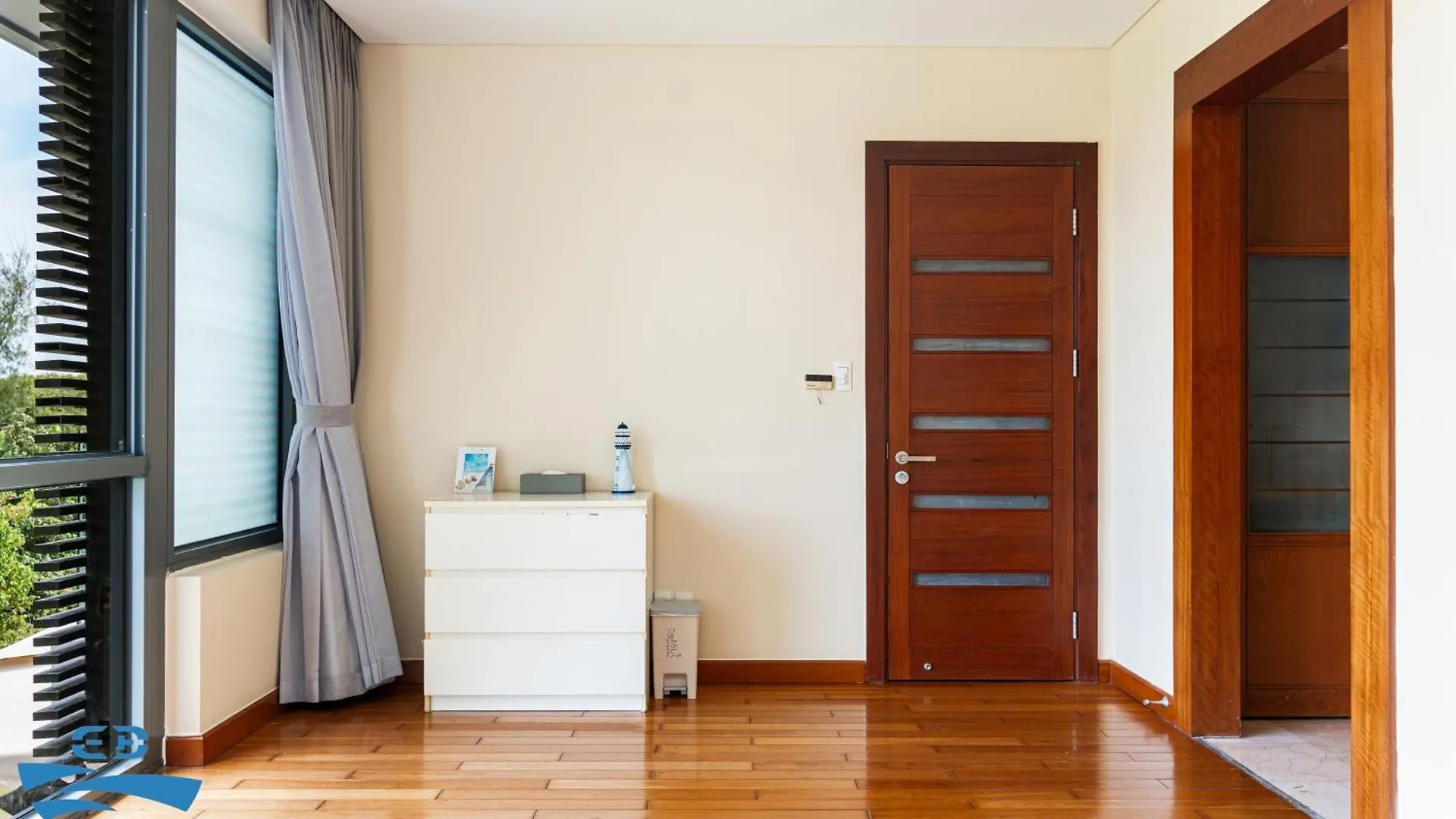 Airy 3 Bedroom In The Ocean Villas Da Nang